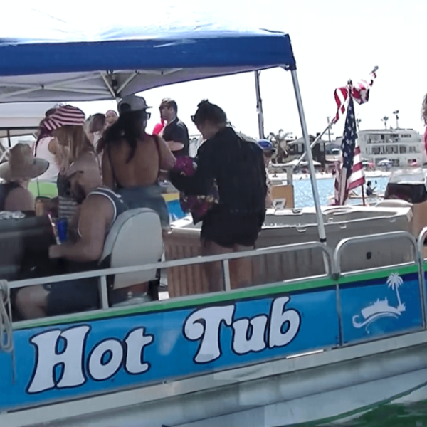 hot_tub_cruisin_party